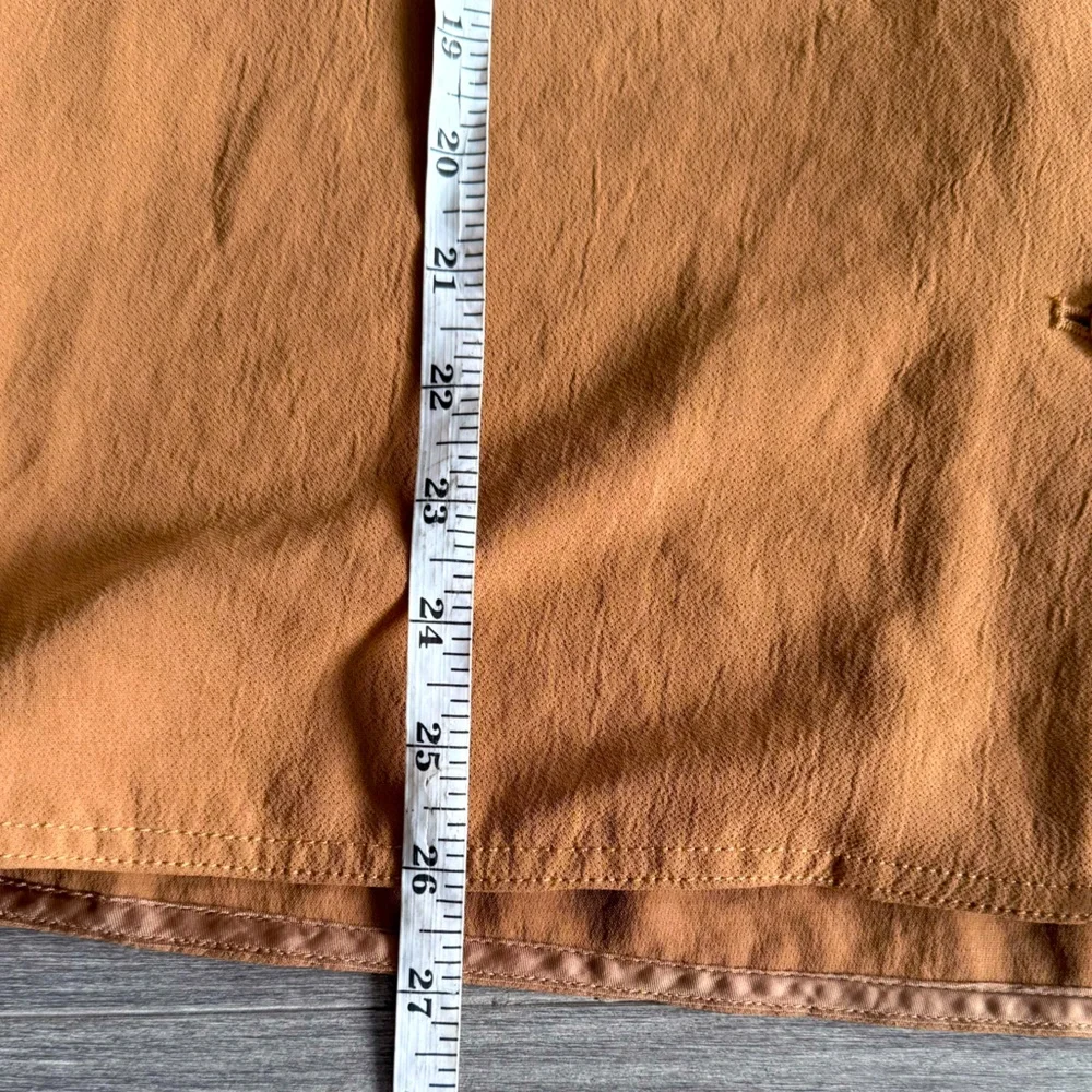 ARITZIA Wilfred Freeform Shirt in Chestnut S Tan Camel Collared Button Shirt - Picture 11 of 12